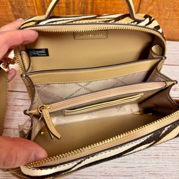 MICHAEL KORS Estelle Small Trunk Crossbody - Picture 5 of 7